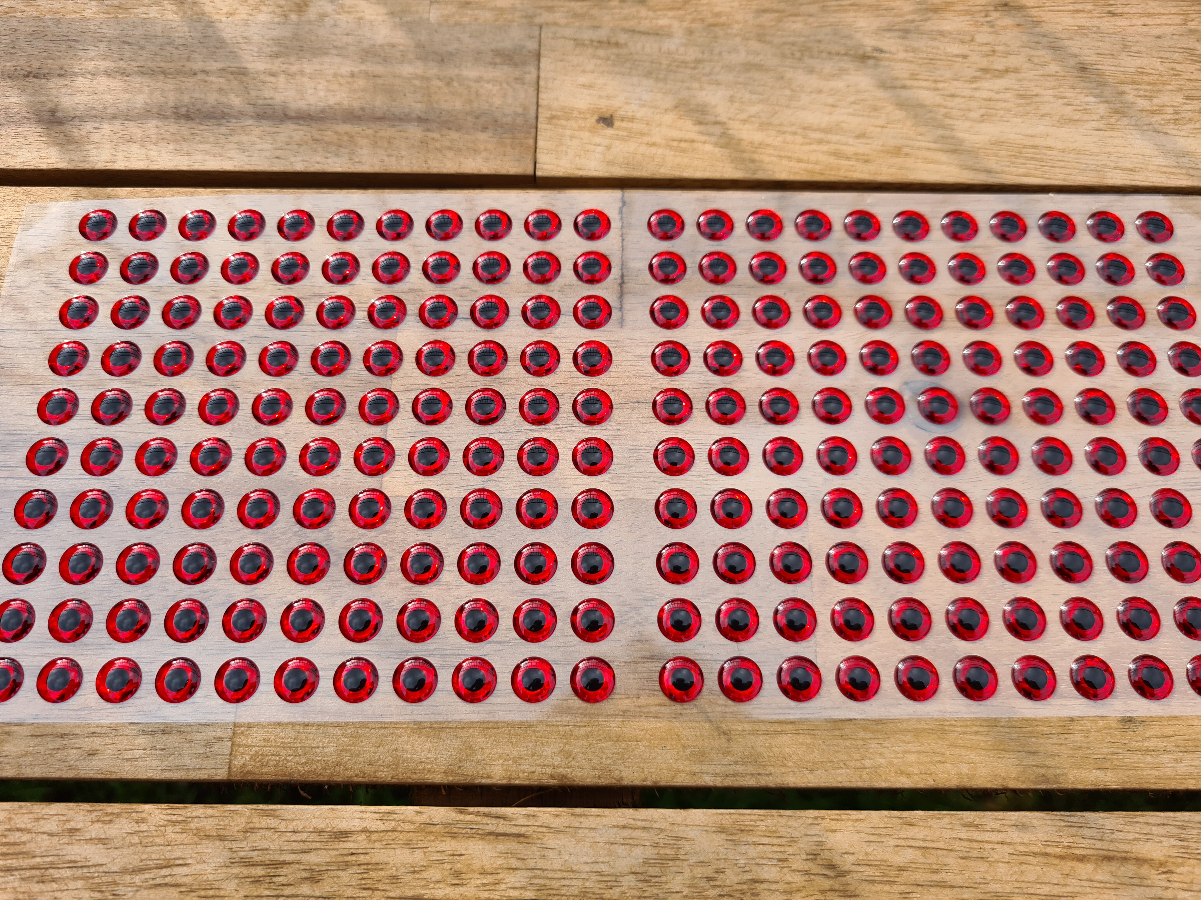 MIKATECH Epoxy 3D Augen 8mm Prism Red 220er Karte